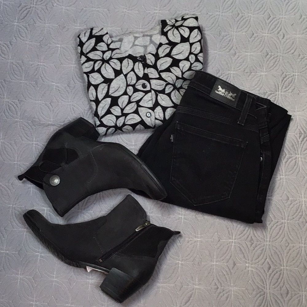 Chic long sleeve cardigan. - Picture 3 of 3